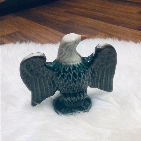 Vintage Eagle Statue Collector’s Figure - Picture 2 of 4